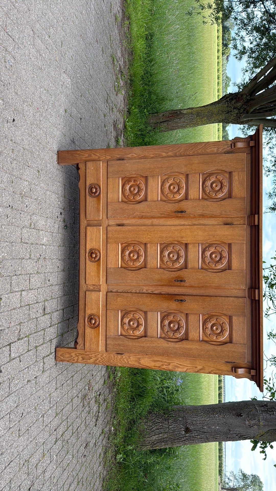 Eiken kast, Ophalen