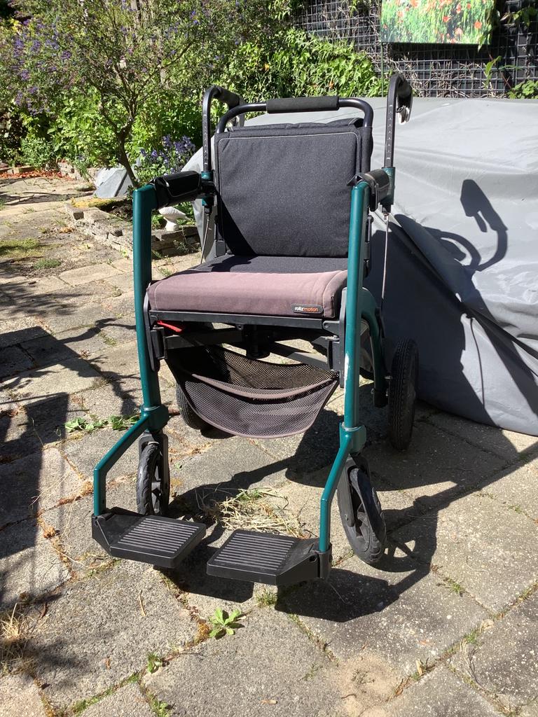 Rolstoel en rollator in één, Ophalen, Zo goed als nieuw, Duwrolstoel