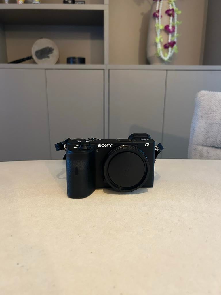 Sony A6600 systeemcamera +  Sigma 18-50mm F/2.8 DC DN, Compact, Ophalen of Verzenden, Zo goed als nieuw, Sony
