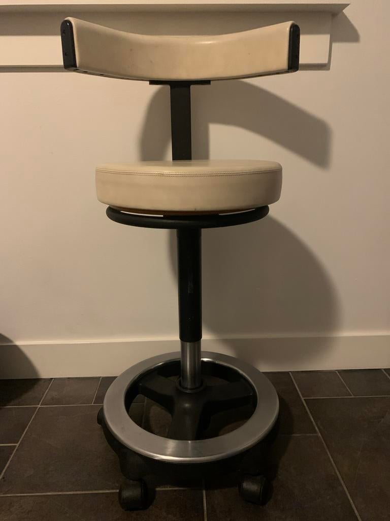 Vintage tandartskruk met draaibare leuning, Huis en Inrichting, Stoelen, Gebruikt, Eén, Kunststof, Wit, Ophalen
