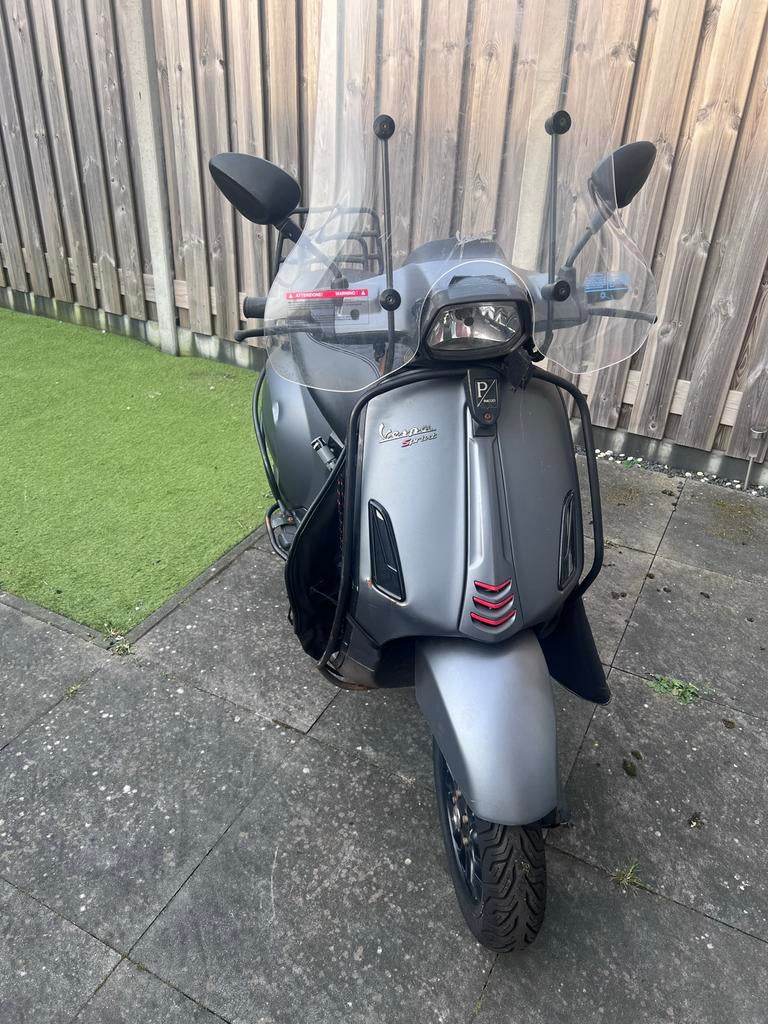 Vespa Sprint met WOK melding (schade ), Fietsen en Brommers, Scooters | Vespa, Overige modellen, Ophalen of Verzenden, Zo goed als nieuw