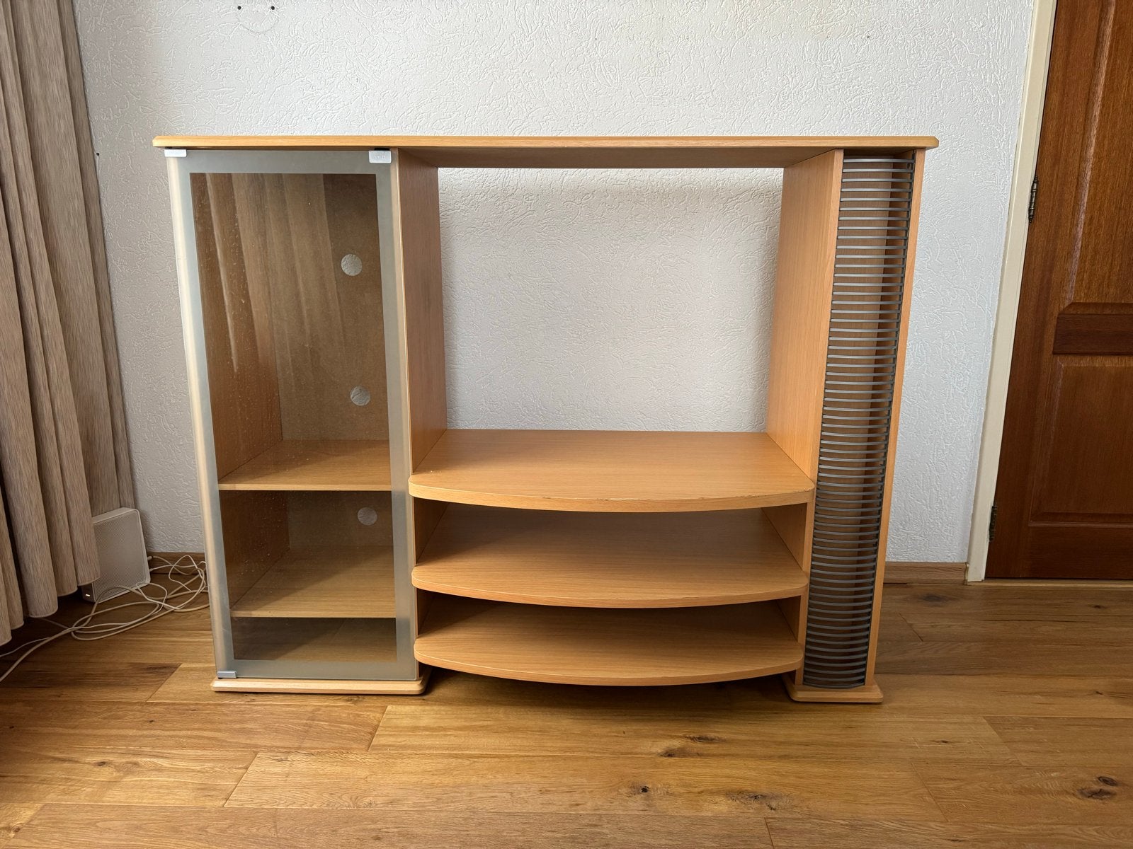 GRATIS TV MEUBEL L1420 x B550 x 1125 mm met vitrine + CD rek, Ophalen, Gebruikt, 100 tot 150 cm, 100 tot 150 cm