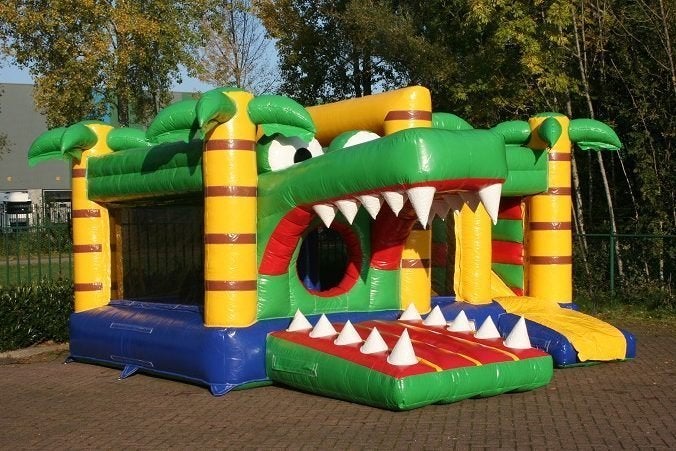 Krokodil Springkussen - Zo goed als nieuw, 12 personen, Ophalen, Zo goed als nieuw