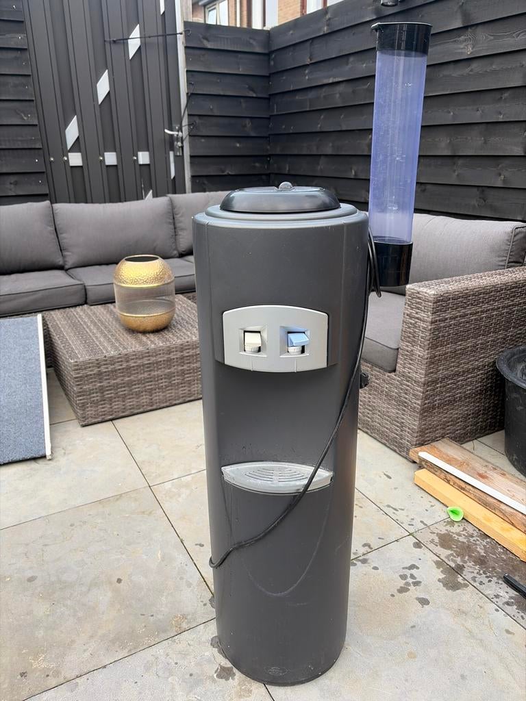 Waterkoeler met dispenser - Ideaal voor thuis of kantoor, Ophalen of Verzenden, Gebruikt, Waterkoeler