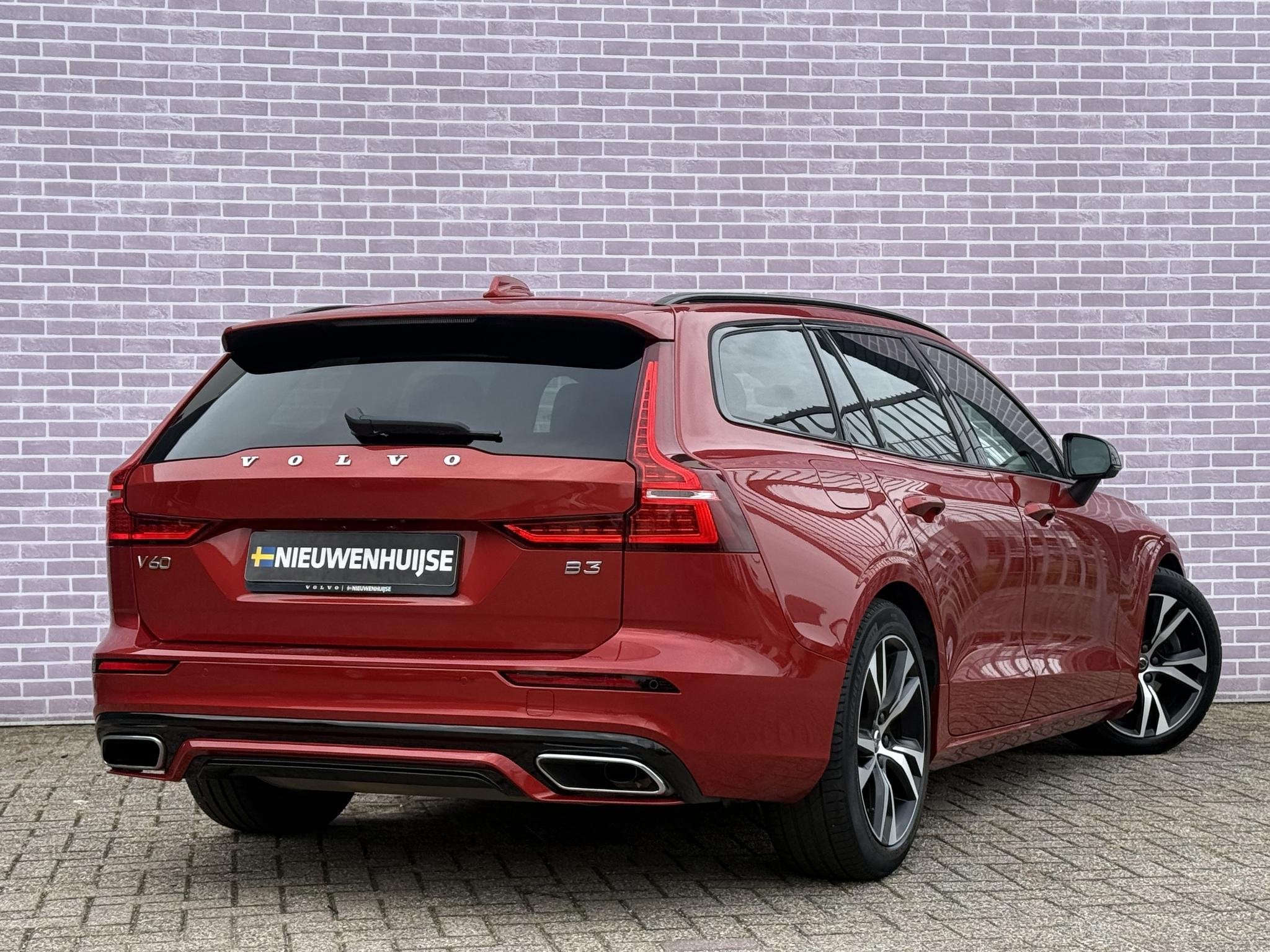 Volvo V60 2.0 B3 R-Design | Trekhaak | Stoelverwarming | Stu, Auto's, 15 km/l, Euro 6, 1969 cc, Leder en Stof