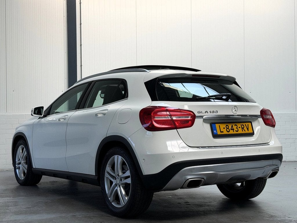 Mercedes-Benz GLA-klasse 180 Prestige | Pano|Stoelverwarming, Auto's, Mercedes-Benz, Gebruikt, 4 cilinders, 715 kg, Leder en Stof
