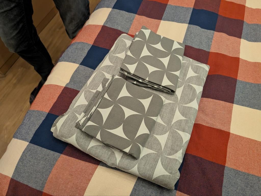 Ikea dekbedovertrek donkergroen 220*240, Dekbedovertrek, Tweepersoons, Ophalen of Verzenden, Zo goed als nieuw