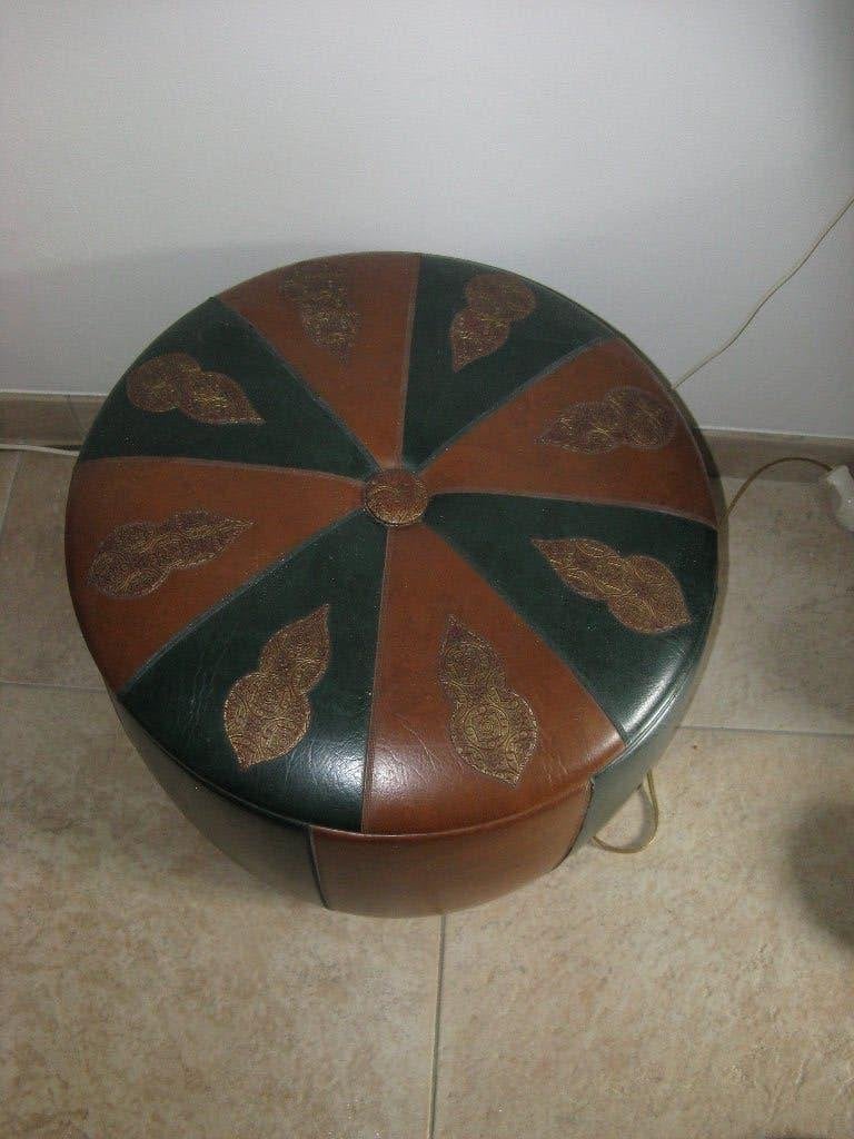Poef met lege inhoud  zie de foto., Rond, Minder dan 50 cm, Ophalen of Verzenden, Zo goed als nieuw