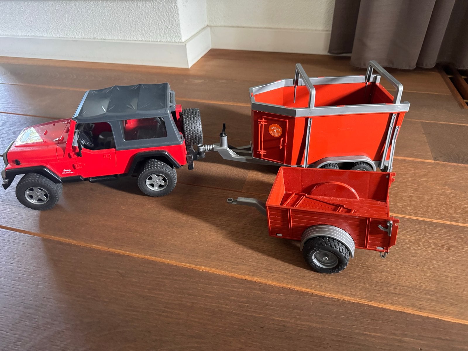 Bruder Jeep met trailer en aanhanger - Nieuwstaat, Ophalen of Verzenden, Nieuw