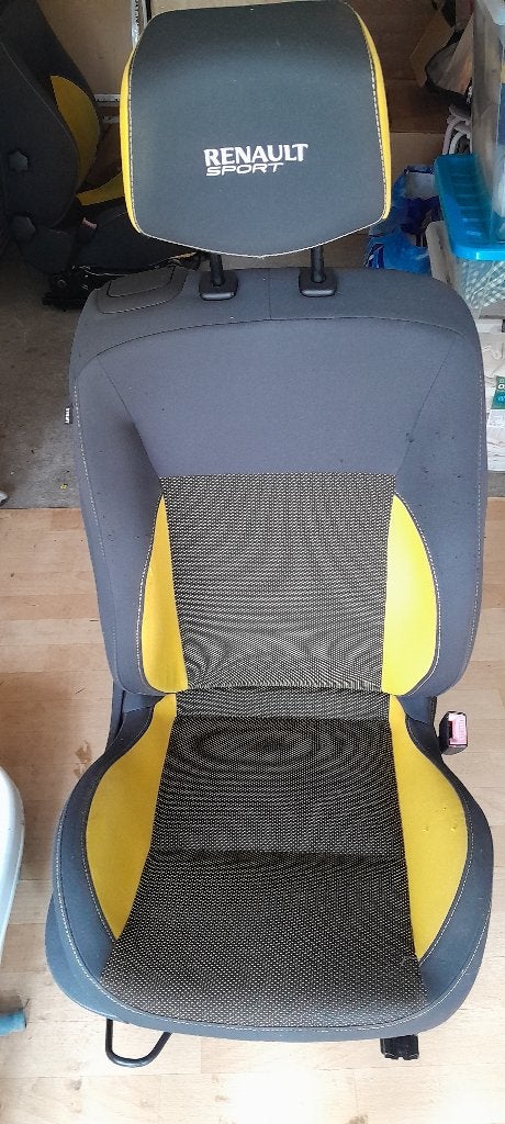 Twee autostoelen Renault Clio, Ophalen, Gebruikt, Renault