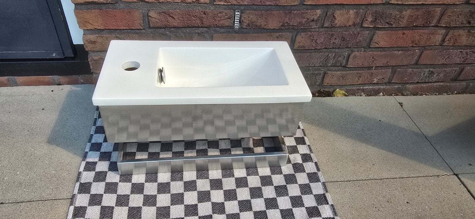 Toiletfontein met onderstel/ handdoekhouder 40x20x21,5, Ophalen of Verzenden, Gebruikt, Rvs, Wastafel