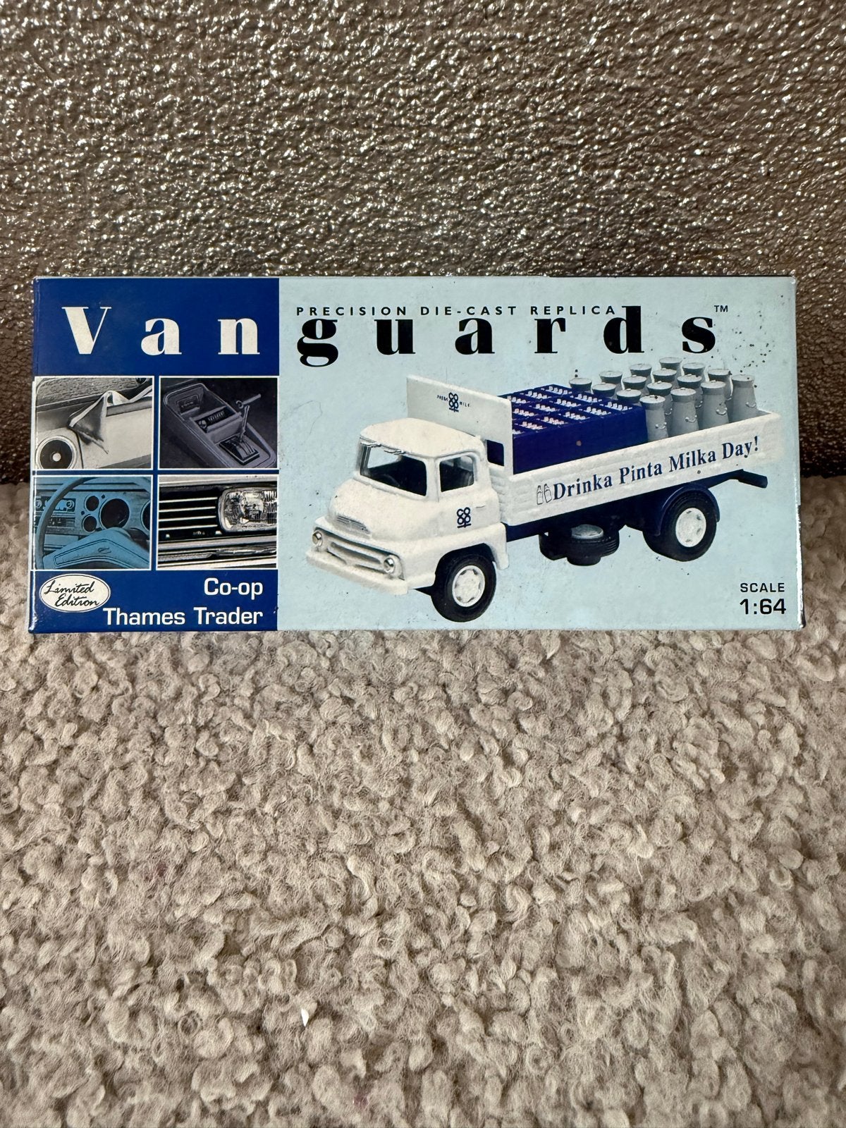 Vanguards Co-op Thames Trader Melkvrachtwagen Schaal 1:64, Overige merken, 1:50 of kleiner, Nieuw, Ophalen of Verzenden
