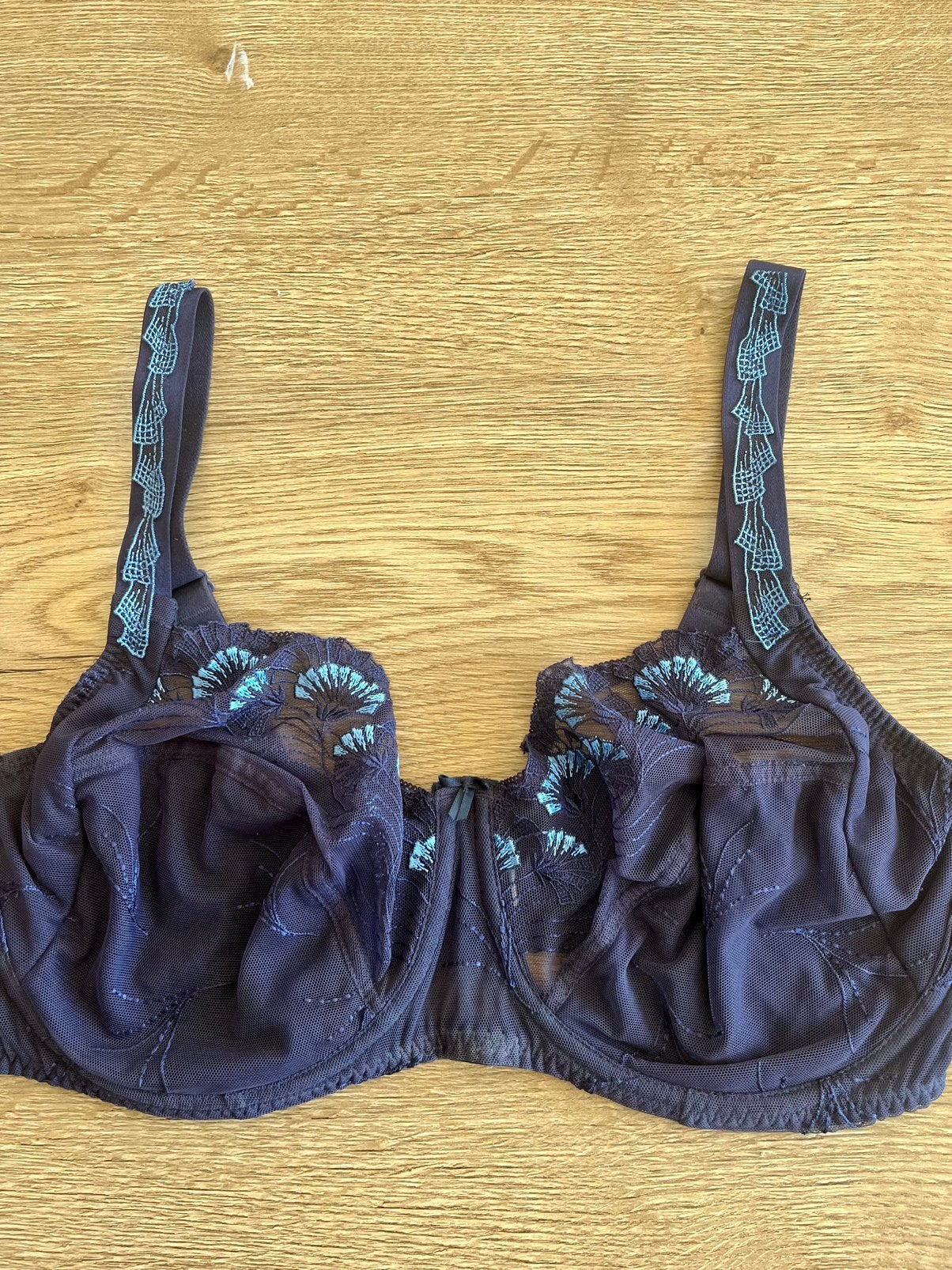 Prima donna 85G full cup marine met aqua borduur, Verzenden