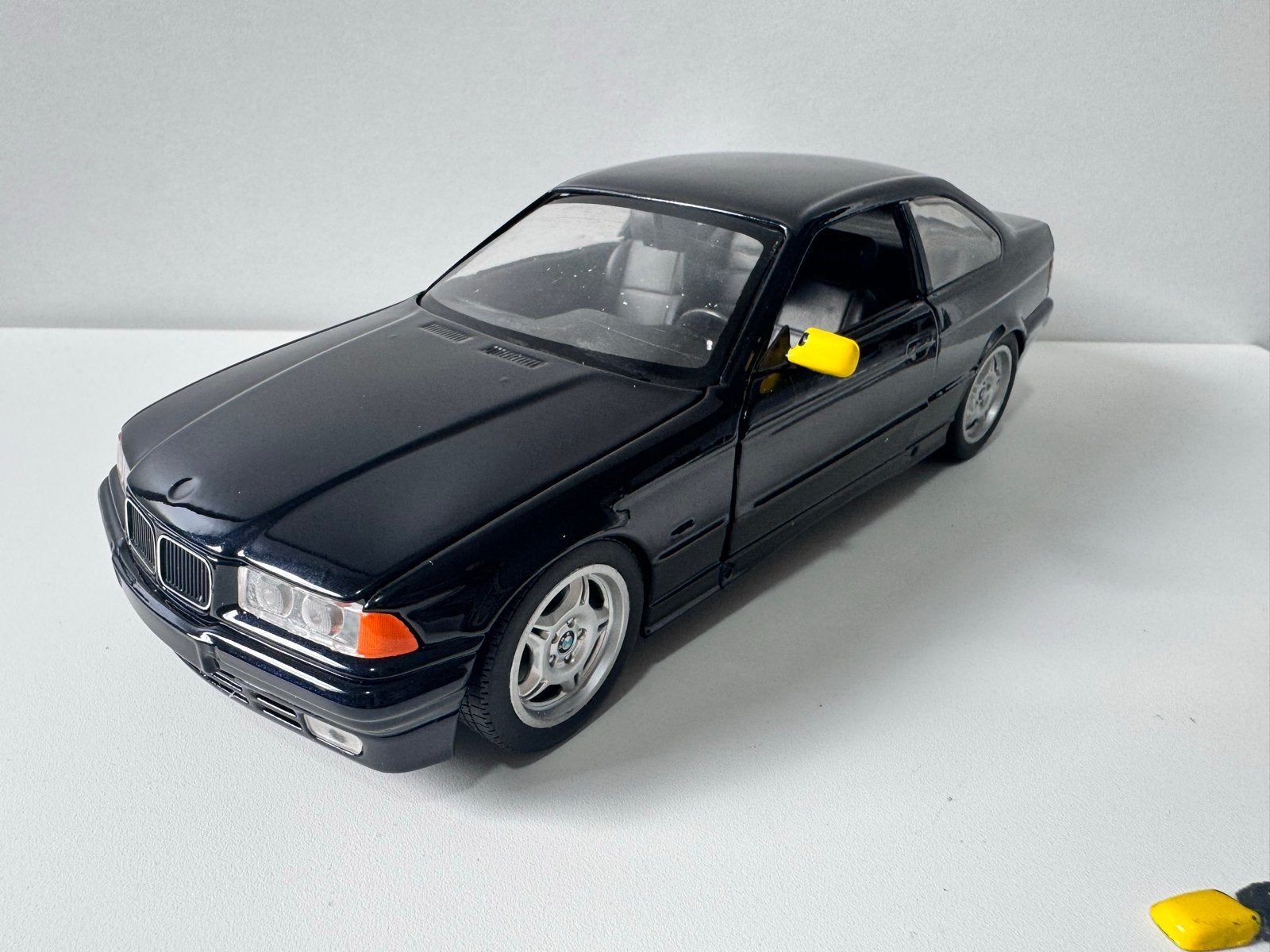 Ut models BMW E36 325i Coupé 1:18 - Projectauto utmodels, Ophalen of Verzenden, Gebruikt, Auto, UT Models