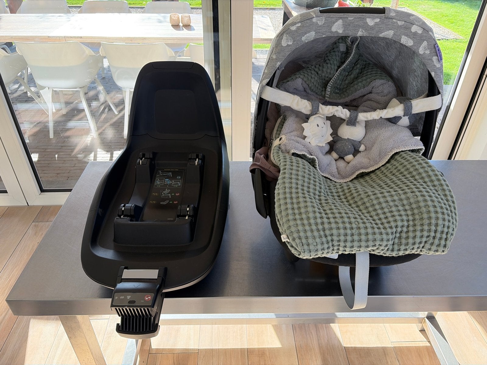 Maxi-Cosi kinderstoeltje met FamilyFix One i-Size en voetenz, Kinderen en Baby's, Ophalen, Gebruikt, Isofix, 0 t/m 13 kg