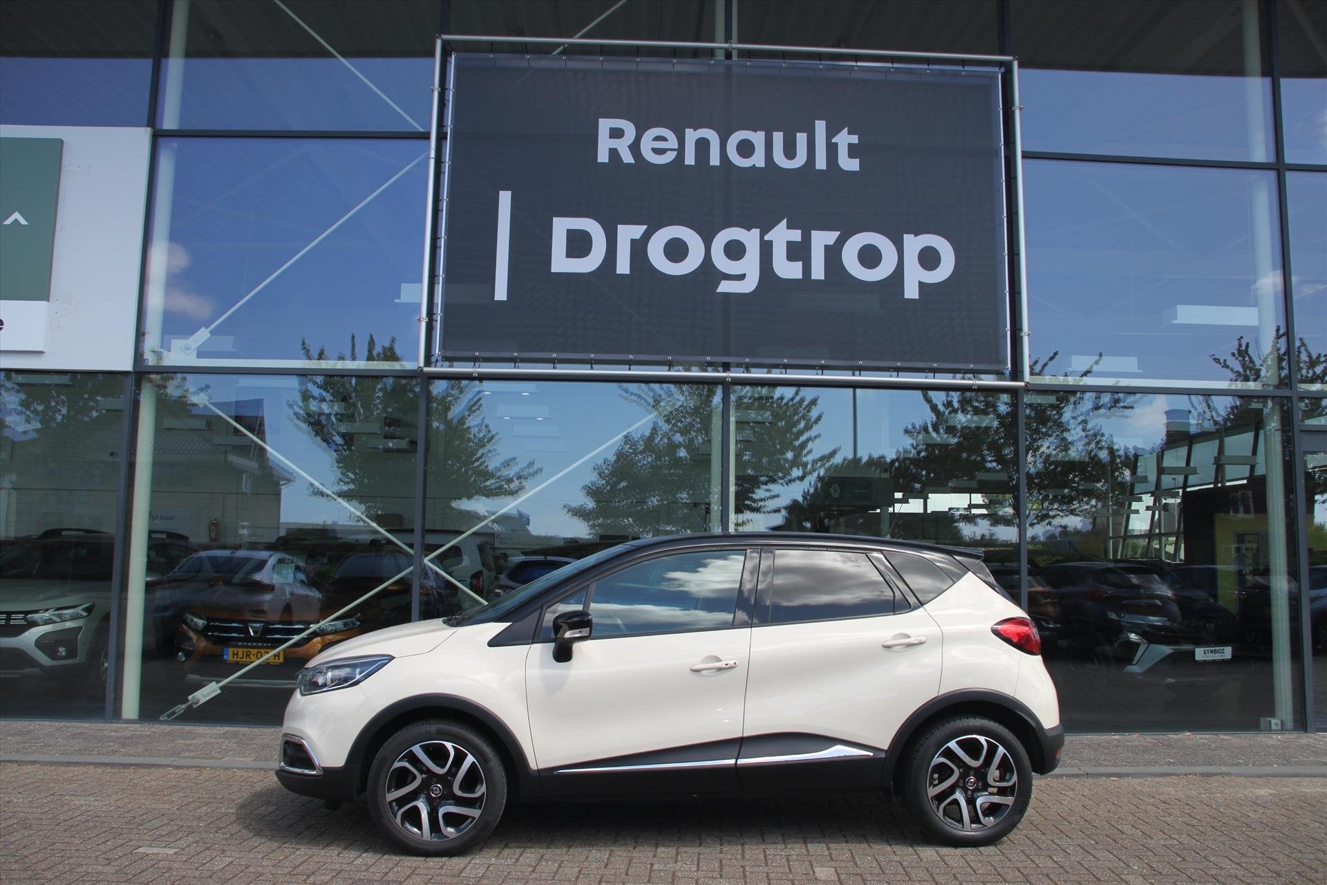 Renault Captur 90PK-DYNAMIQUE-53DKM-NAVI-CLIMA-CAMERA-PDC-, Voorwielaandrijving, 898 cc, Stof, Gebruikt