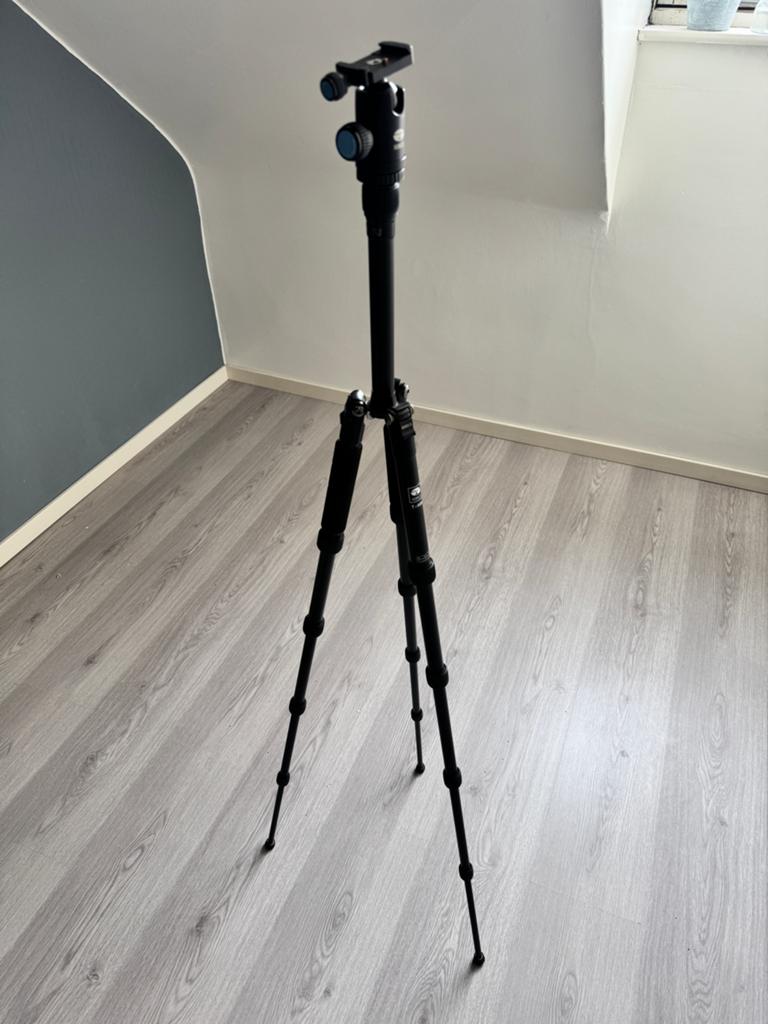 Professionele Sirui Foto Standaard Staal met Balhoofd, Ophalen, Driepoot, Zo goed als nieuw, 150 tot 175 cm