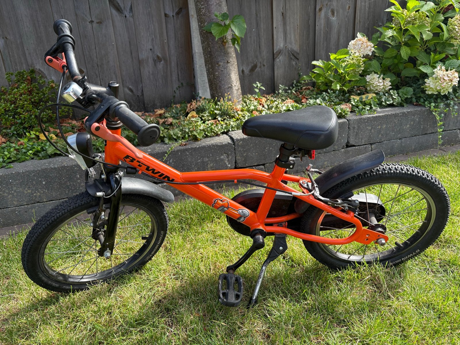 B'Twin Robot 16 inch kinderfiets - Oranje, Ophalen, Gebruikt, Velgrem, 16 tot 20 inch