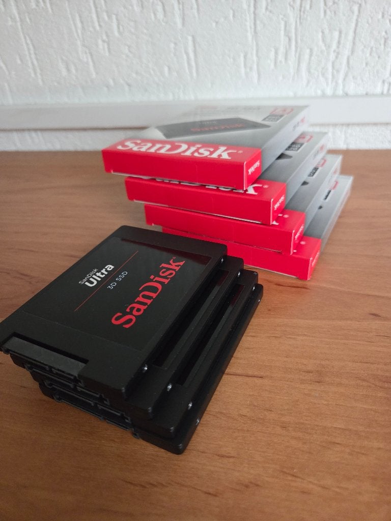 Sandisk Ultra 3D SSD 4TB (4 stuks), Computers en Software, Intern, Gebruikt, Server, Ophalen of Verzenden