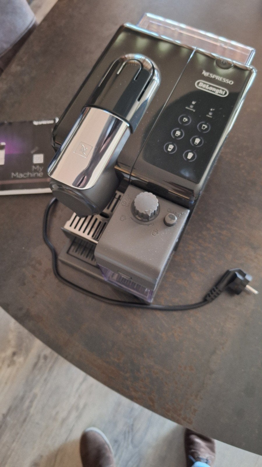 De longhi Nespresso type EN 560.B incl. melkschuimer, Ophalen, Gebruikt, Koffiemachine