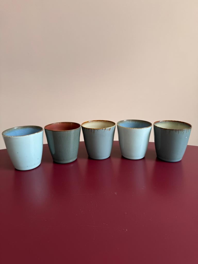 Set van 5 Serax koffiekopjes/mokken - diverse kleuren, Ophalen, Keramiek, Zo goed als nieuw, Effen