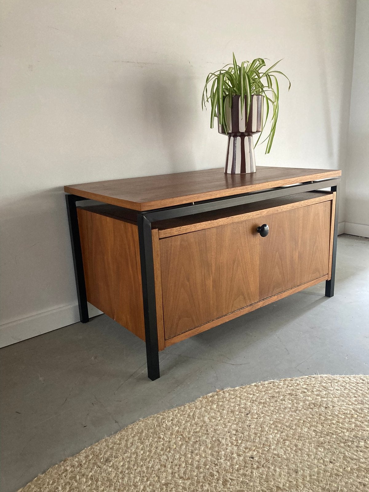 Midcentury vintage kastje met klep, Ophalen, Gebruikt, Teakhout, 1 of 2 laden