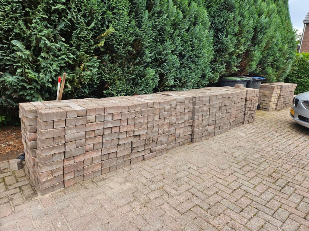 Gratis gebruikte klinkers (30-40m²) voor terras/oprit, Gebruikt, Klinkers, Ophalen of Verzenden, 10 m² of meer