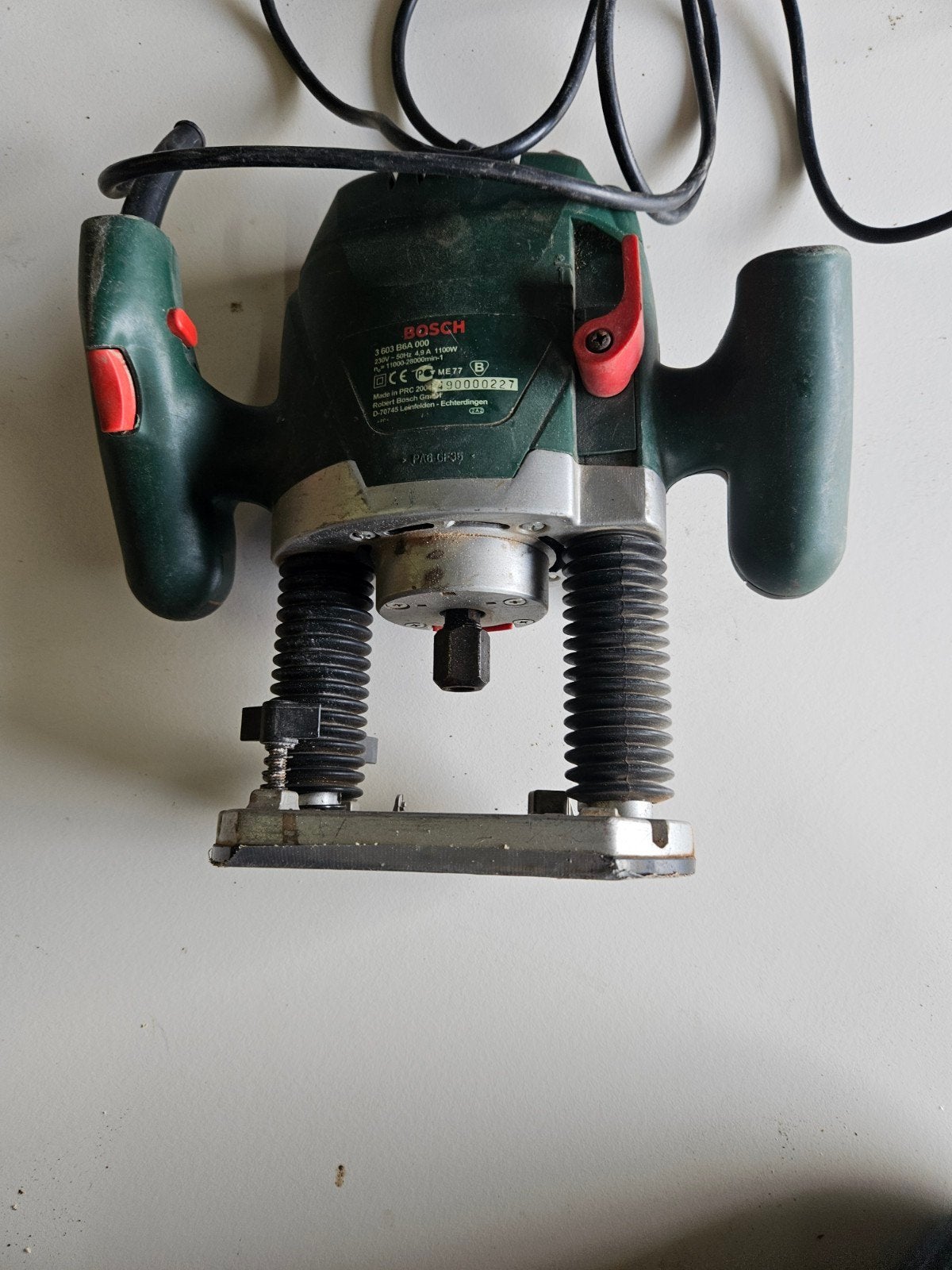 Bosch bovenfrees, model POF 1100 AE., Doe-het-zelf en Verbouw, Gereedschap | Freesmachines, Ophalen, Elektrisch, Bovenfrees