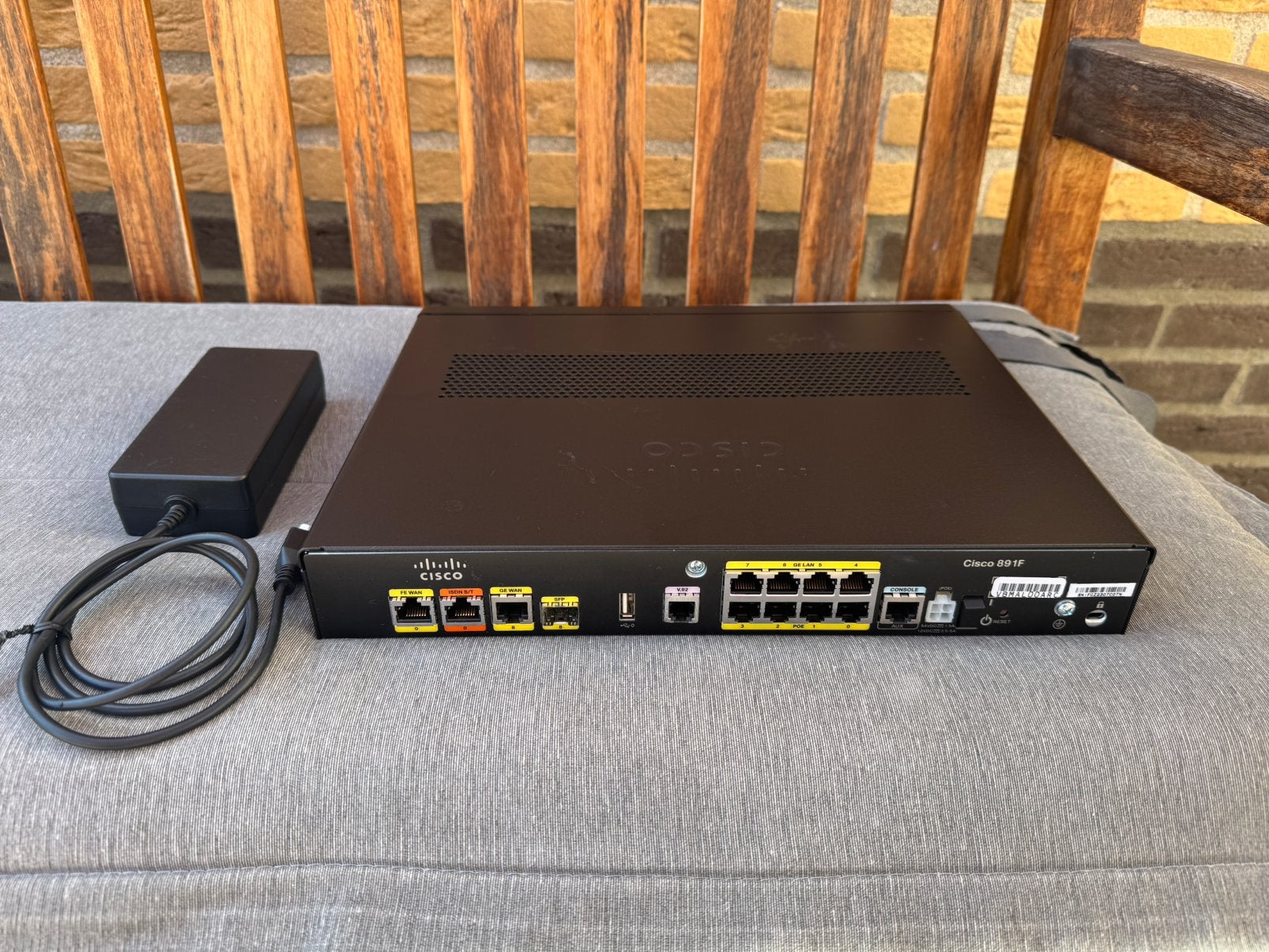 Cisco 891F router, Ophalen of Verzenden, Zo goed als nieuw, Router