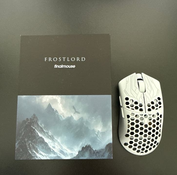 Finalmouse ULX Frostlord Medium - Zo goed als nieuw, Computers en Software, Muizen, Ophalen, Rechtshandig, Muis, Gaming muis