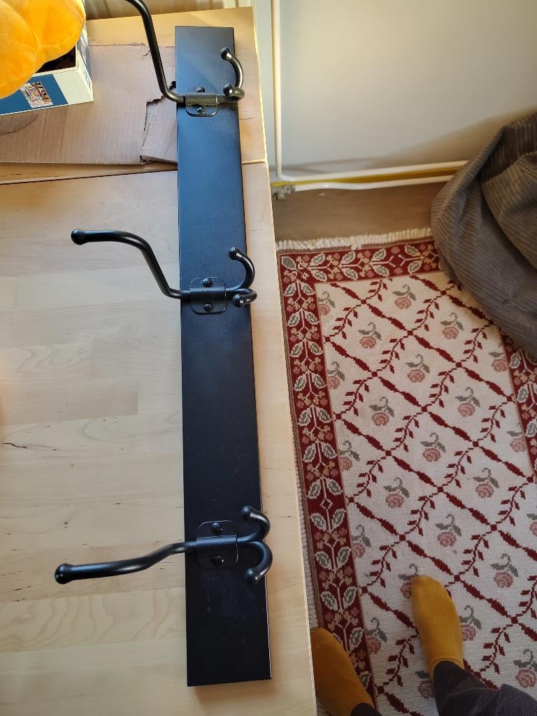 zwarte IKEA kapstok pinning 3 haken, Huis en Inrichting, Woonaccessoires | Kapstokken, Wandkapstok, Ophalen of Verzenden, Zo goed als nieuw