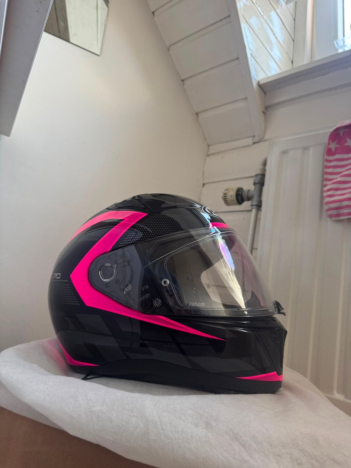 HJC integraalhelm dames - Maat XS - Zwart met roze, Motoren, Ophalen, XS, HJC, Integraalhelm