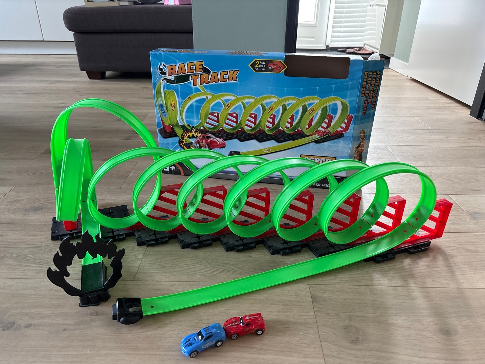 Racebaan met looping en twee auto's, soort Hotwheels, Kinderen en Baby's, Speelgoed | Racebanen, Overige merken, Racebaan, Ophalen of Verzenden