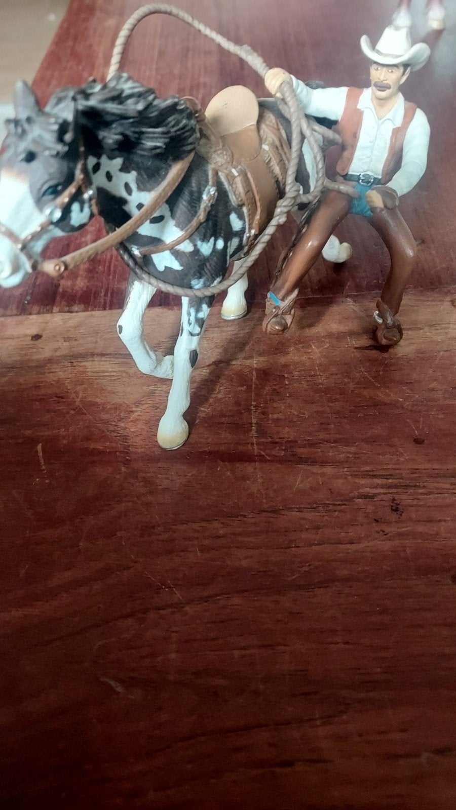 Schleich Wild West Cowboy met Lasso en Paard, Ophalen of Verzenden, Zo goed als nieuw