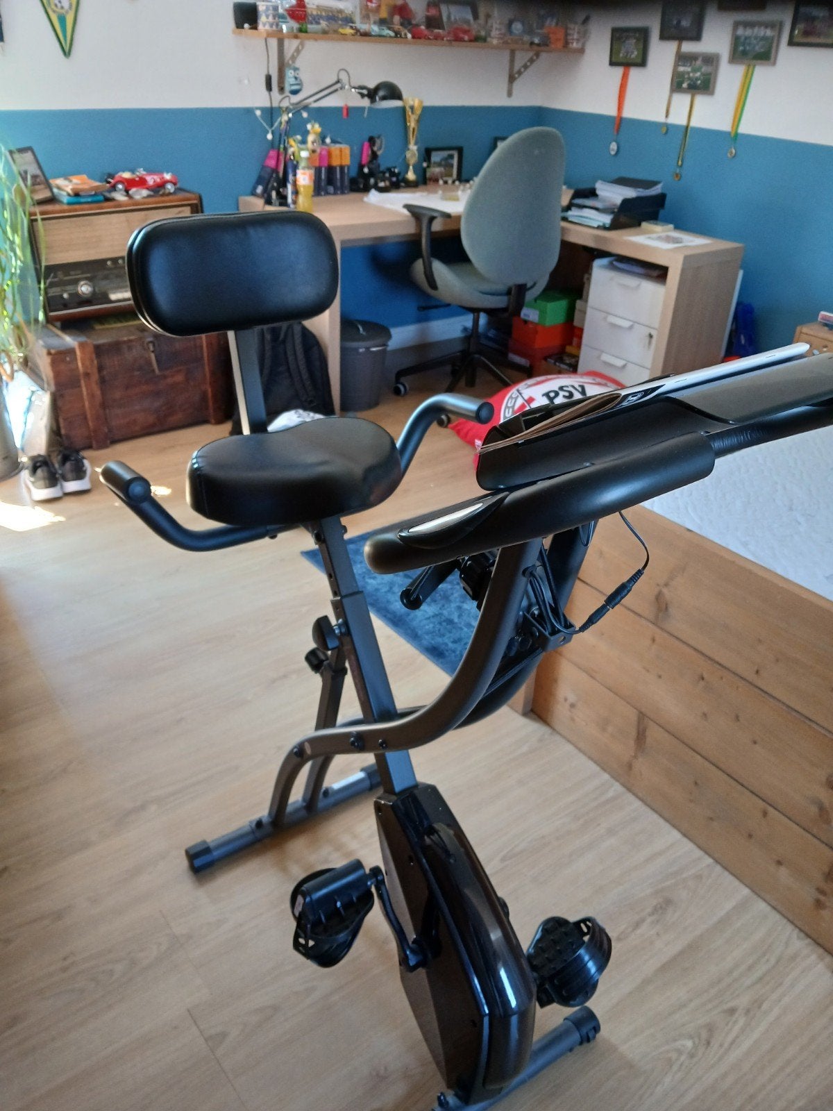 Hometrainer te koop, Ophalen, Zo goed als nieuw, Massagestoel of Kussen