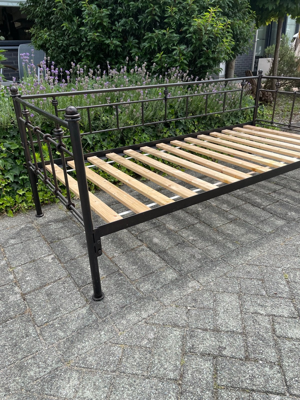 Metalen bedbank met lattenbodem - Zwart, Huis en Inrichting, Slaapkamer | Bedden, Ophalen, Gebruikt, 90 cm, Eenpersoons