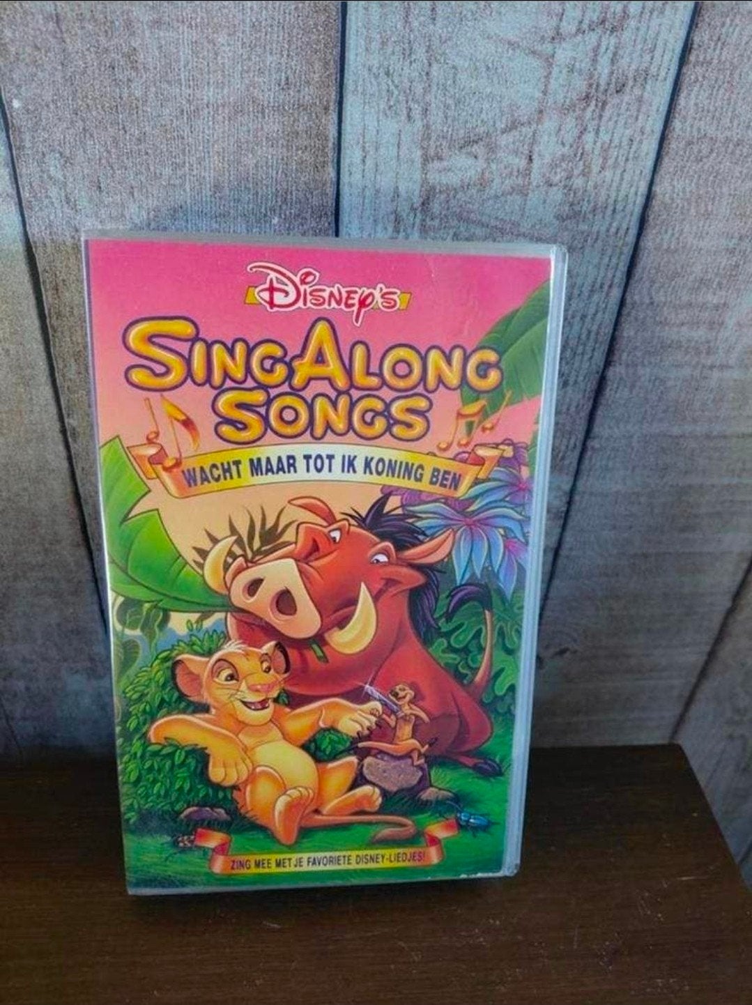 Disney SingAlongSongs 8 wacht maar tot ik koning ben VHS, Gebruikt, Tekenfilm, Alle leeftijden, Ophalen of Verzenden