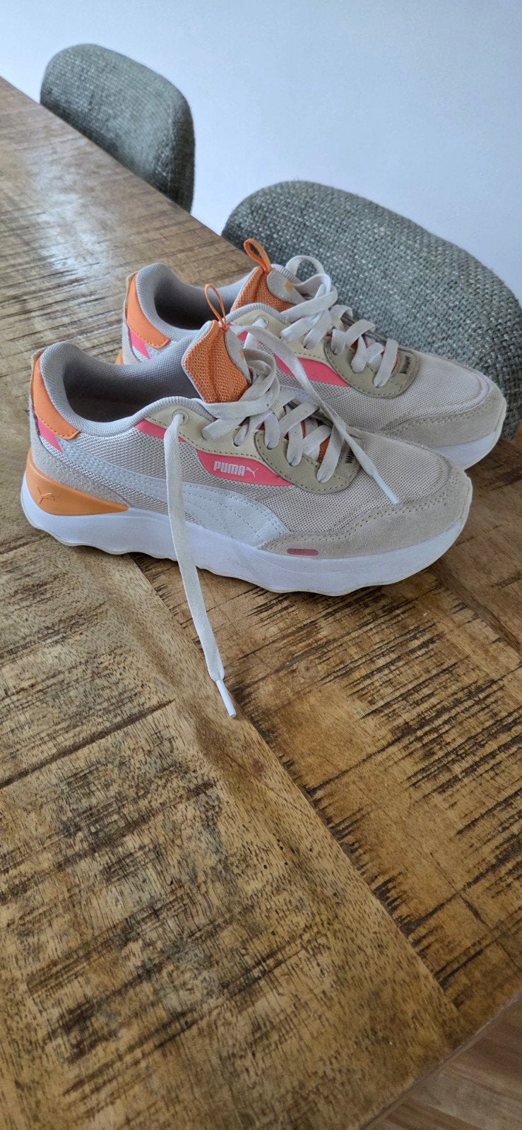 Puma schoenen, Ophalen of Verzenden, Zo goed als nieuw, Wit, Sneakers of Gympen