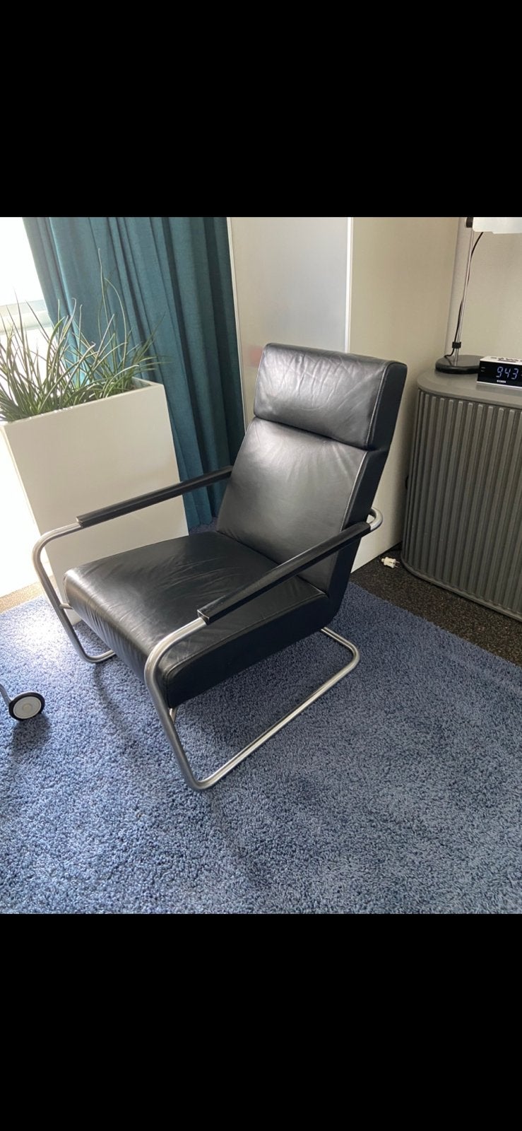 Harvink design fauteuil zwart leer retro izgst!, Ophalen, Design vitage modern retro, Zo goed als nieuw, 50 tot 75 cm