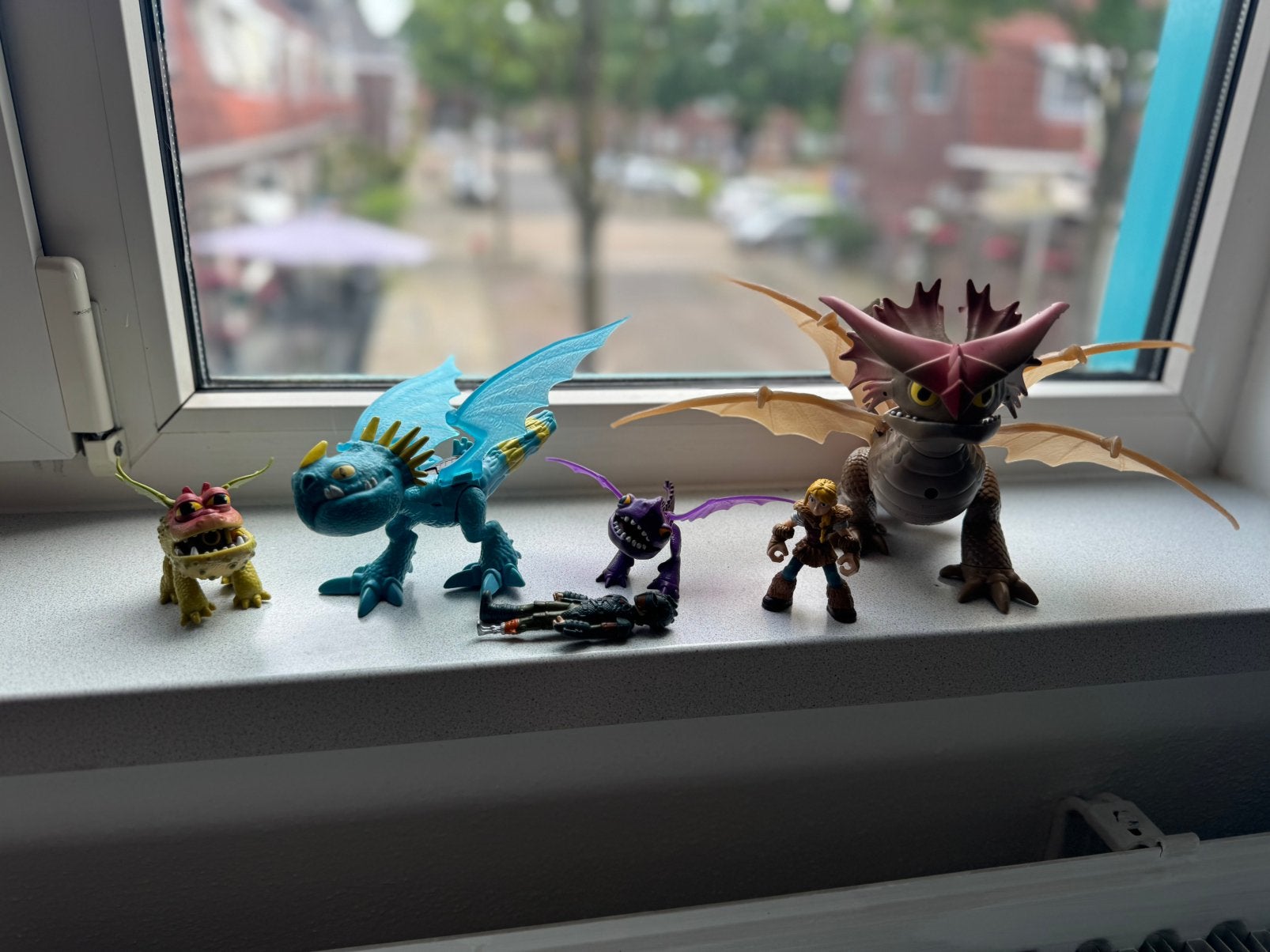 hoe tem je een draak figuurtjes, Ophalen of Verzenden, Zo goed als nieuw