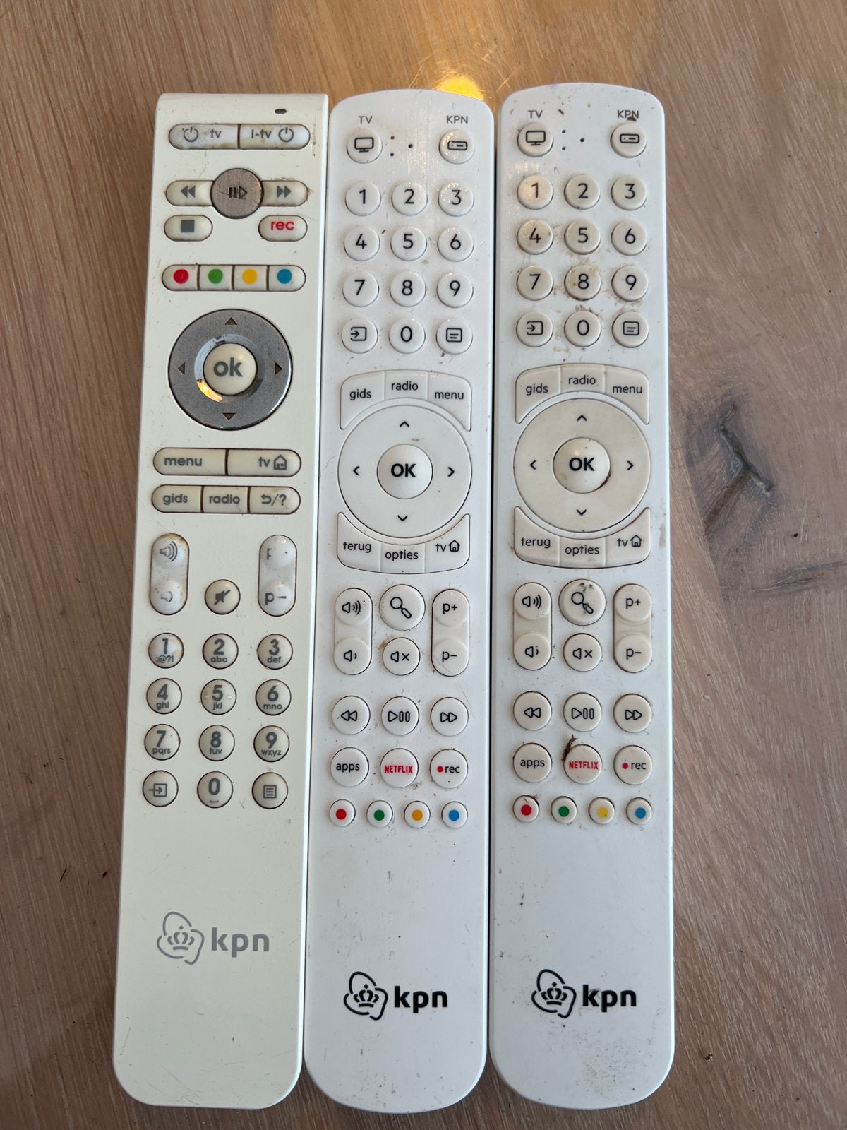 KPN Afstandsbedieningen (3 stuks), Ophalen, Gebruikt, Origineel, Tv