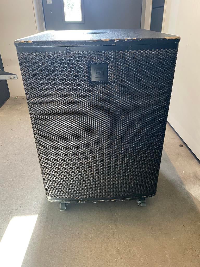 Electro Voice EV ELX Pro 12 en ELX 118 Pro Subwoofer, Ophalen, Zo goed als nieuw, Minder dan 500 watt
