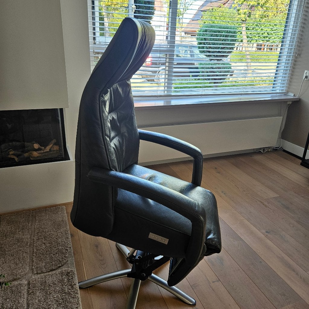 Lederen relaxfauteuil - Comfortabel zitgenot, Ophalen, Gebruikt, 100 tot 125 cm, Modern, Comfort