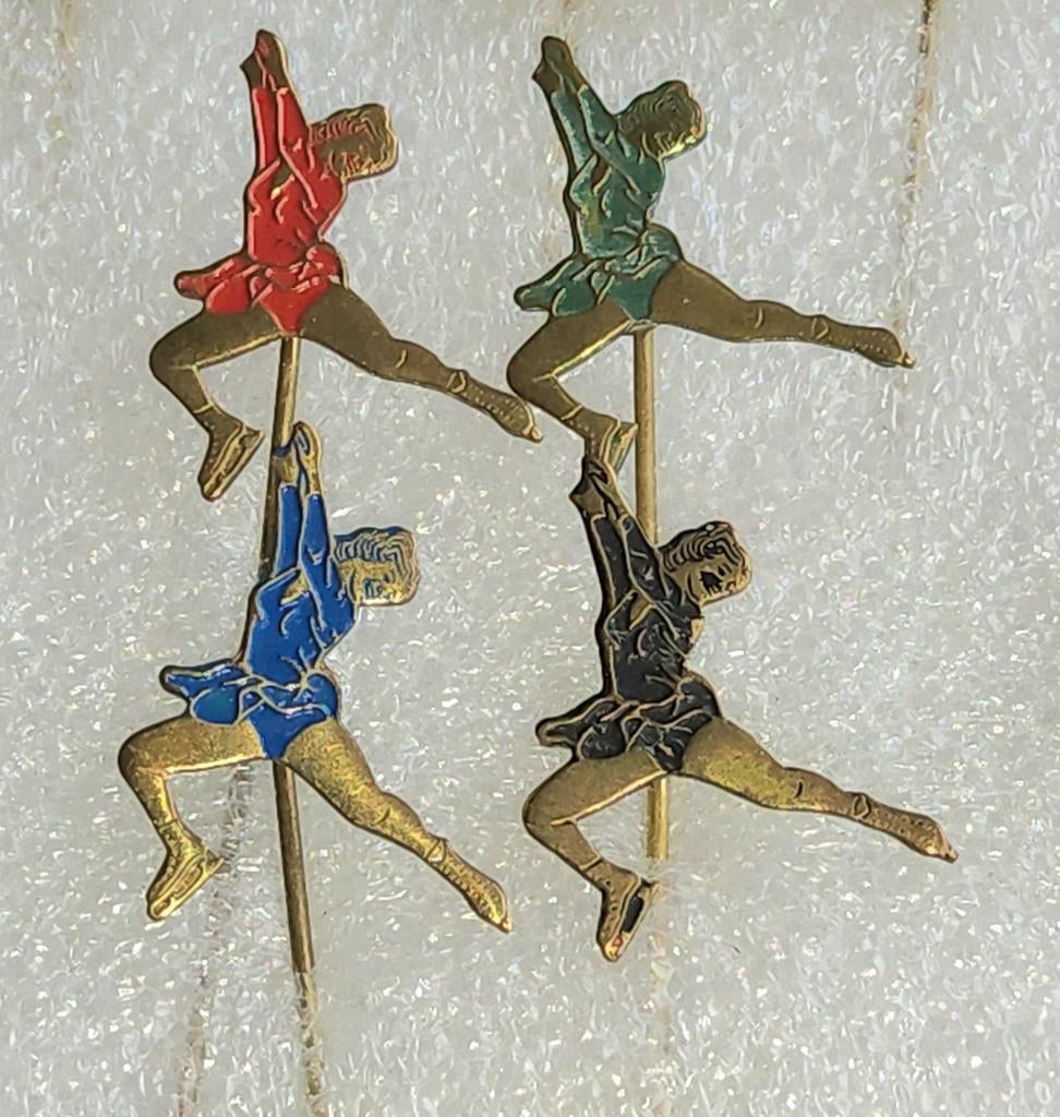 4 Vintage Speldjes Kunstschaatsster Sjoukje Dijkstra, Ophalen of Verzenden, Gebruikt, Sport, Speldje of Pin