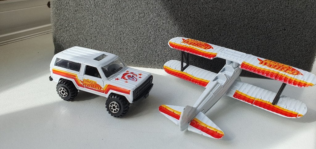 Matchbox Circus auto en stuntvliegtuig metaal, Ophalen of Verzenden, Zo goed als nieuw, Auto