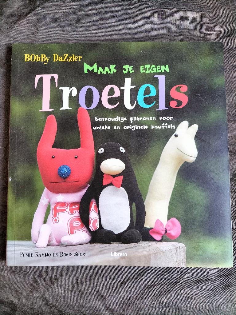Bobby Dazzler - Maak je eigen Troetels, Ophalen of Verzenden, Zo goed als nieuw, Borduren en Naaien, Bobby Dazzler