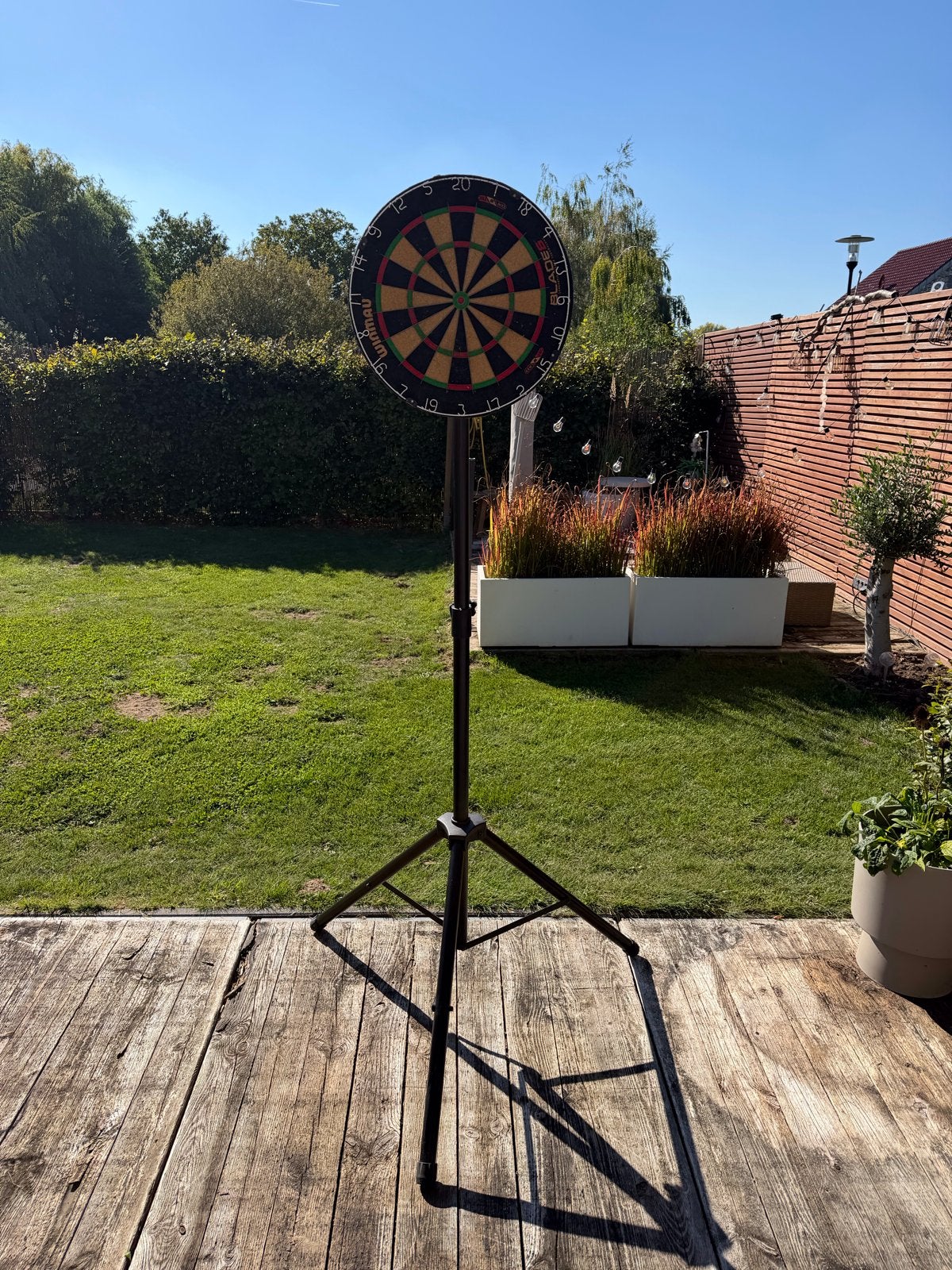 Dartbord met statief - Compleet en klaar voor gebruik, Sport en Fitness, Ophalen of Verzenden, Zo goed als nieuw, Overige typen