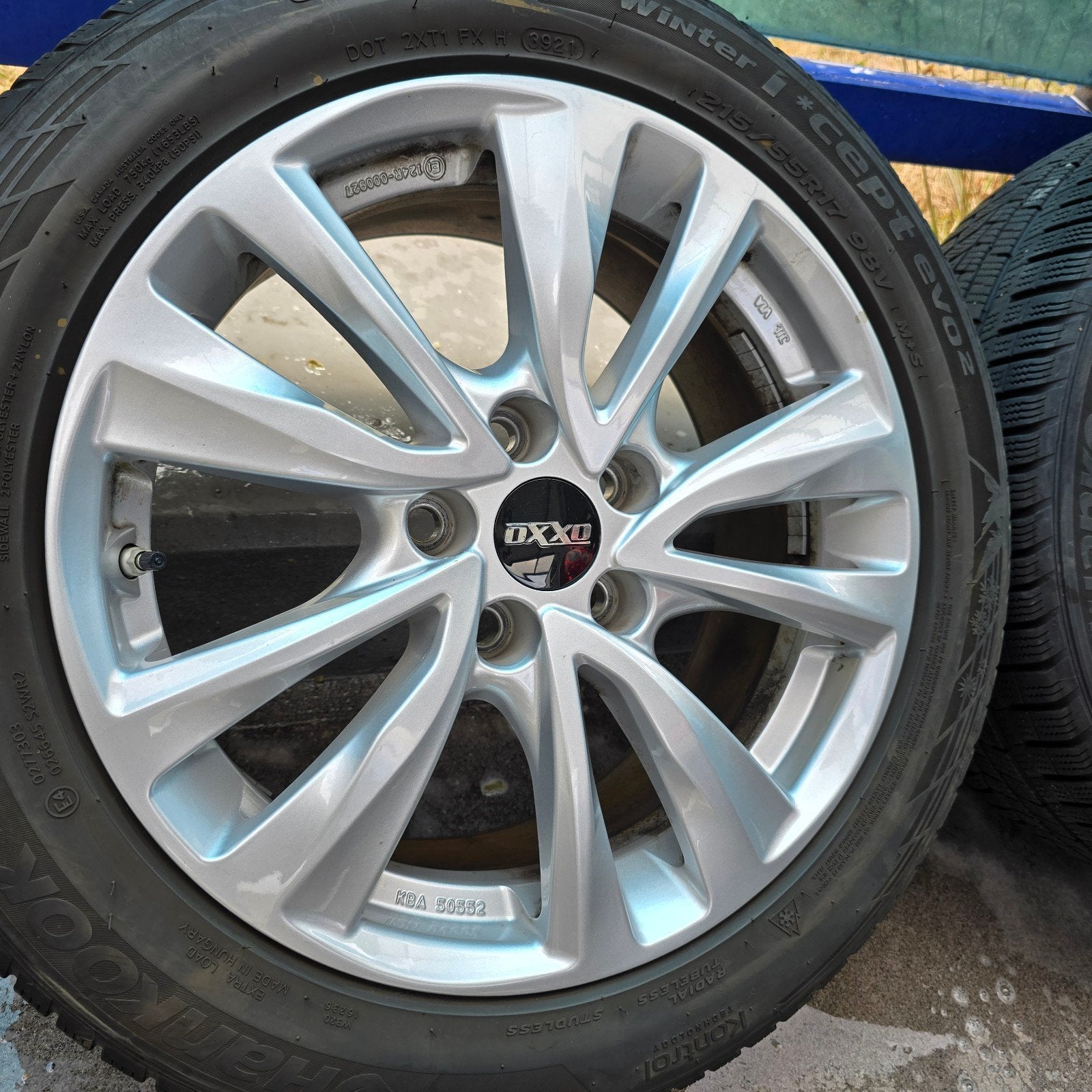 Toyota Yaris Cross winterset 215-55-17  TPMS, Auto-onderdelen, Banden en Velgen, Ophalen, 215 mm, Dewielbasis@outlook.com, Winterbanden