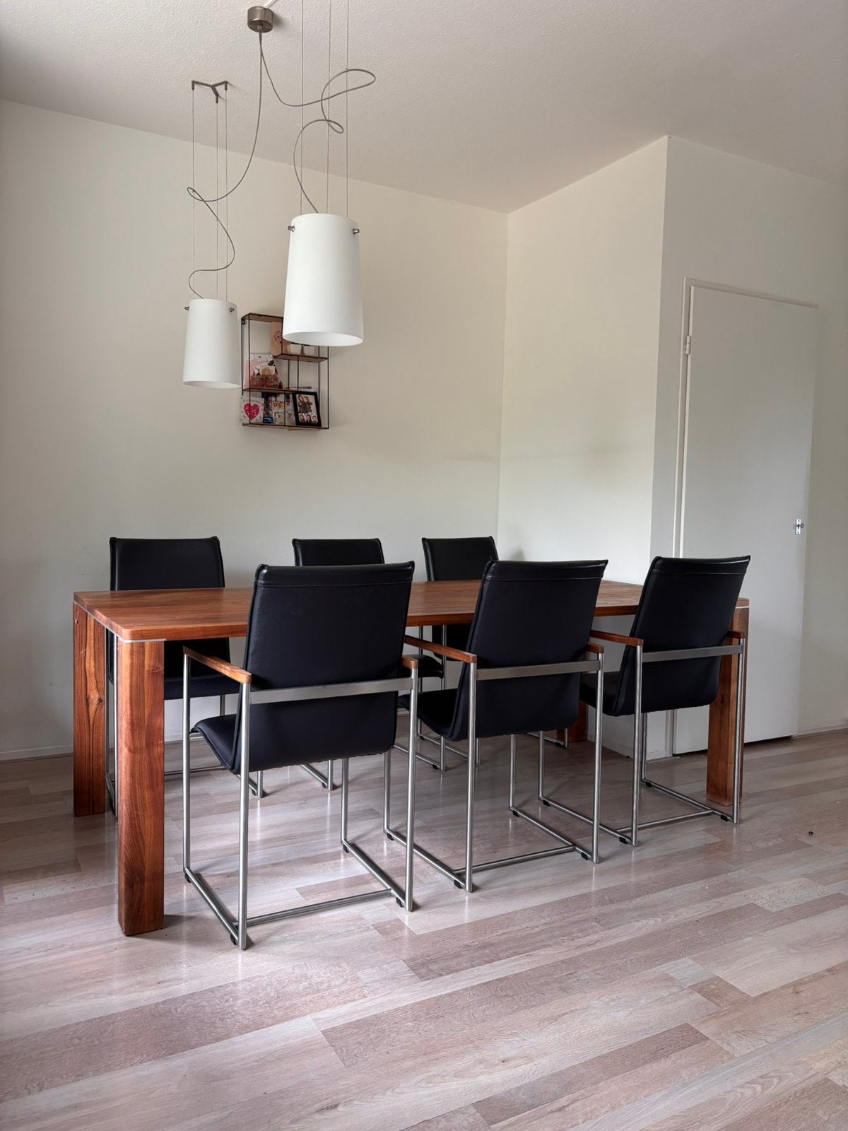 Design eetkamerset met servieskast, Ophalen, Zo goed als nieuw, 4 tot 6 stoelen