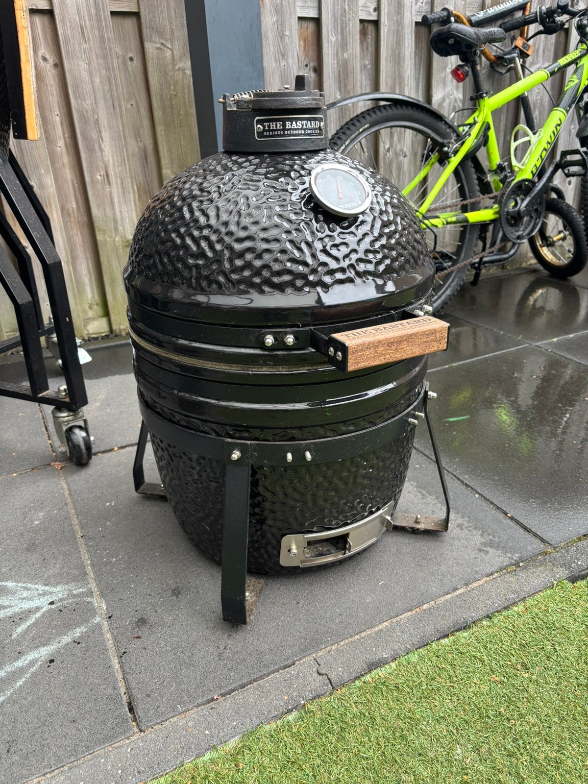 The bastard compact, Tuin en Terras, Ophalen, Zo goed als nieuw